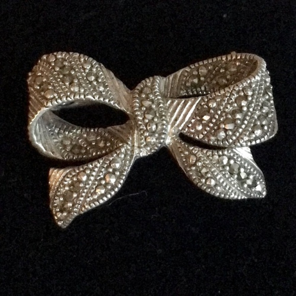 Elegant 925‎ silver bow pin